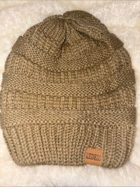 Redess Knit Beanie Hat in Camel